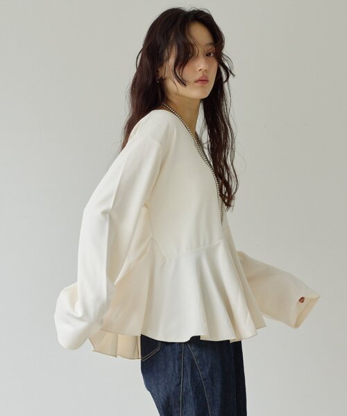 DISCOAT(ディスコート)の「【Noka】カットジョーゼットペプラムプルオーバー《WEB限定》(Tシャツ/カットソー・レディース・ブラック/ブラウン/オフホワイト・FREE)」の22枚目の写真