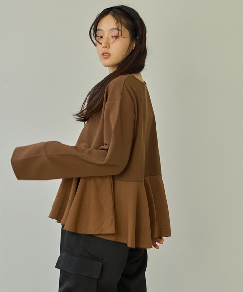 DISCOAT(ディスコート)の「【Noka】カットジョーゼットペプラムプルオーバー《WEB限定》(Tシャツ/カットソー・レディース・ブラック/ブラウン/オフホワイト・FREE)」の13枚目の写真