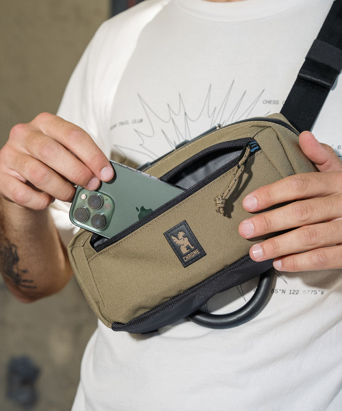 CHROME（クローム）の「［ CHROME / クローム ］MICRO KADET SLING / マイクロ カデット スリング 耐水 ボディバッグ 容量：3L（ボディバッグ/ウエストポーチ・メンズ・ベージュ/サックスブルー/ブラック・FREE）」の13枚目の写真