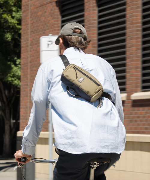 CHROME（クローム）の「［ CHROME / クローム ］MICRO KADET SLING / マイクロ カデット スリング 耐水 ボディバッグ 容量：3L（ボディバッグ/ウエストポーチ・メンズ・ベージュ/サックスブルー/ブラック・FREE）」の14枚目の写真
