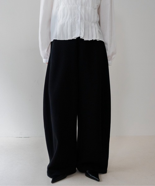 on:nue(オンニュ)の「【on:nue】スウェットイージードロストパンツ/26-27 AW COLLECTION(スウェットパンツ・レディース・ネイビー/アイボリー/ブラック・SMALL/MEDIUM)」の1枚目の写真