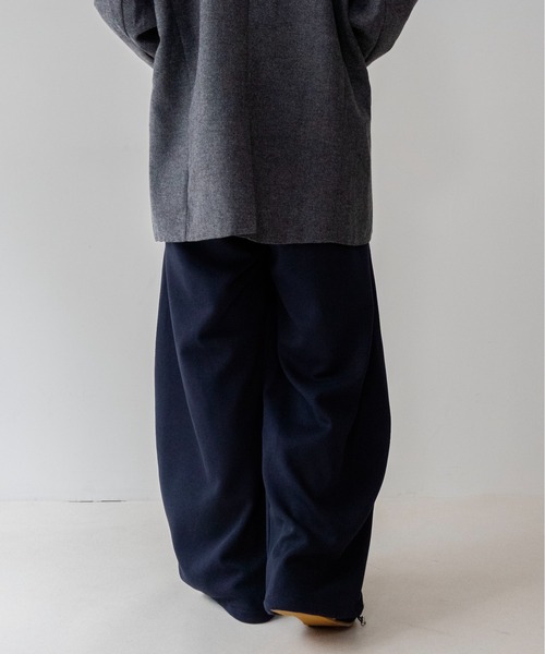 on:nue(オンニュ)の「【on:nue】スウェットイージードロストパンツ/26-27 AW COLLECTION(スウェットパンツ・レディース・ネイビー/アイボリー/ブラック・SMALL/MEDIUM)」の4枚目の写真