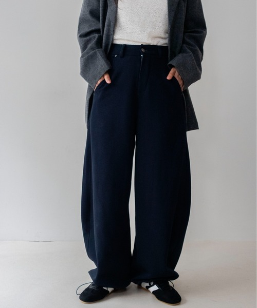 on:nue(オンニュ)の「【on:nue】スウェットイージードロストパンツ/26-27 AW COLLECTION(スウェットパンツ・レディース・ネイビー/アイボリー/ブラック・SMALL/MEDIUM)」の6枚目の写真
