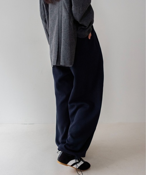 on:nue(オンニュ)の「【on:nue】スウェットイージードロストパンツ/26-27 AW COLLECTION(スウェットパンツ・レディース・ネイビー/アイボリー/ブラック・SMALL/MEDIUM)」の10枚目の写真