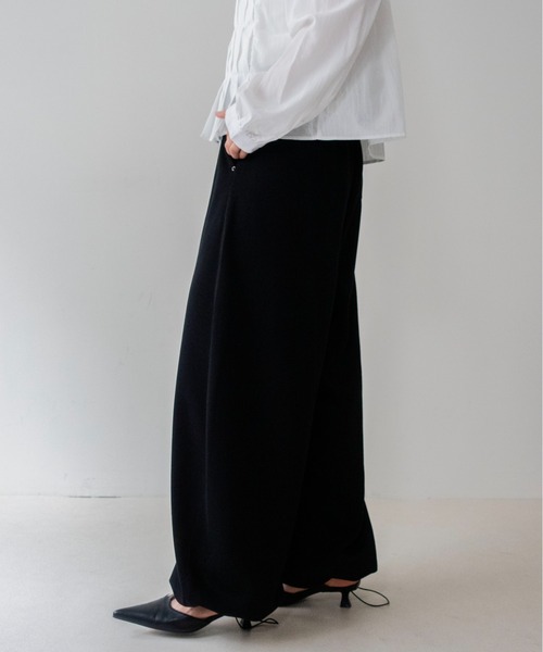 on:nue(オンニュ)の「【on:nue】スウェットイージードロストパンツ/26-27 AW COLLECTION(スウェットパンツ・レディース・ネイビー/アイボリー/ブラック・SMALL/MEDIUM)」の16枚目の写真