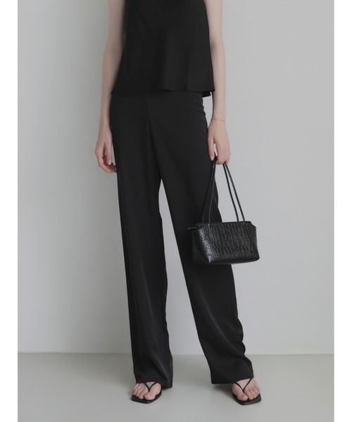 celon(セロン)の「satin fluid line slacks(スラックス・レディース・アイボリー/ブラック・FREE)」の1枚目の写真