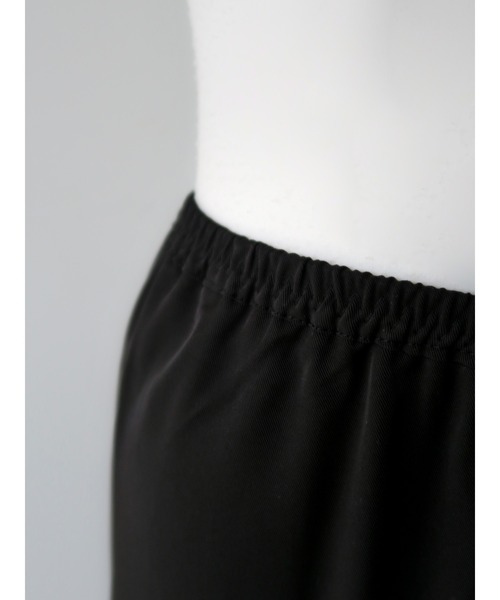 celon(セロン)の「satin fluid line slacks(スラックス・レディース・アイボリー/ブラック・FREE)」の6枚目の写真