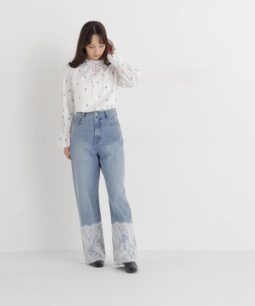 NATURAL BEAUTY BASIC(ナチュラルビューティーベーシック)の「リボンタイフラワープリントブラウス(シャツ/ブラウス・レディース・ベージュ系その他/ホワイト系その他/ブルー系その他2・FREE)」の9枚目の写真