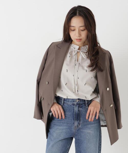 NATURAL BEAUTY BASIC(ナチュラルビューティーベーシック)の「リボンタイフラワープリントブラウス(シャツ/ブラウス・レディース・ベージュ系その他/ホワイト系その他/ブルー系その他2・FREE)」の21枚目の写真