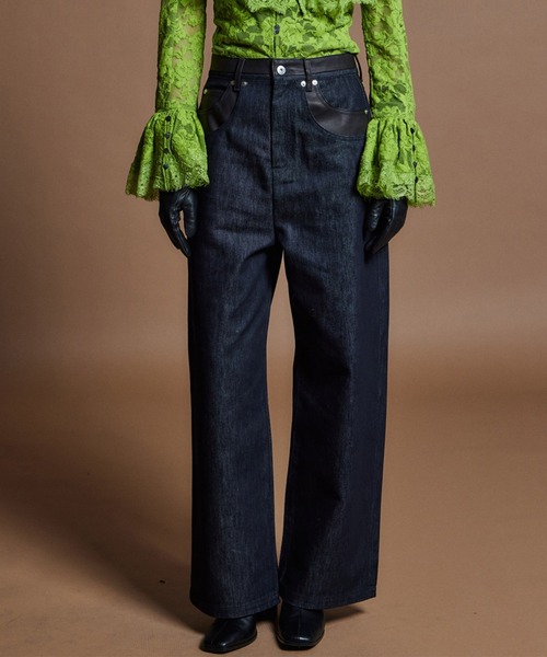 MAISON SPECIAL(メゾンスペシャル)の「【26WINTER PRE-ORDER】Vegan Leather Docking Straight Denim/ヴィーガンレザードッキングストレートデニム(デニムパンツ・レディース・ネイビー/カーキ/ブルー・38/36)」の4枚目の写真