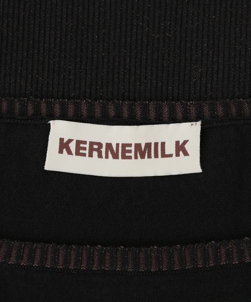 KERNEMILK(カーネミルク)の「KERNEMILK/カーネミルク Gardenia Blouse(Tシャツ/カットソー・レディース・ブラウン・SMALL/X-SMALL)」の2枚目の写真