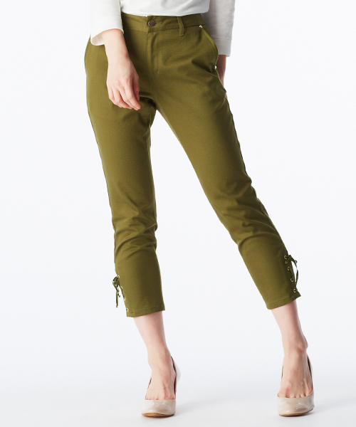 IEDIT(イディット)の「【股下丈が選べる】ララ・ステラ レースアップヘムが印象的な美脚ストレッチチノパンツ (チノパンツ・レディース・ベージュ/カーキ・5/15 /2/9/11/14/8/3/12/1/10/6/13/16/7/4)」の8枚目の写真