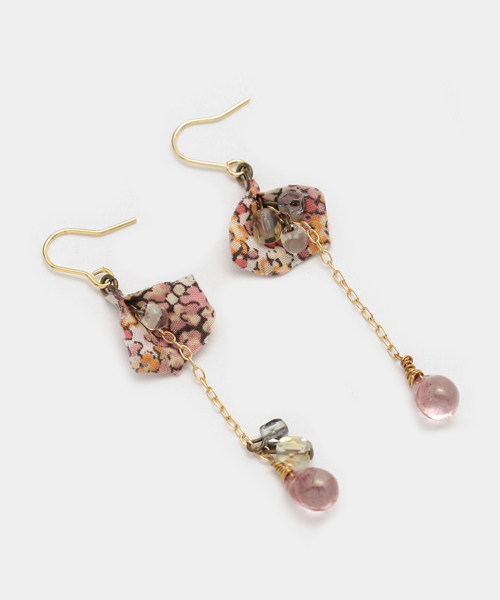 TONE SELECT GOODS(トーンセレクトグッズ)の「【ouka no mori】Petal ピアス(ピアス(両耳用)・レディース・その他4/その他1/その他2/その他3/その他5/ブルー/レッド/グリーン・FREE)」の6枚目の写真