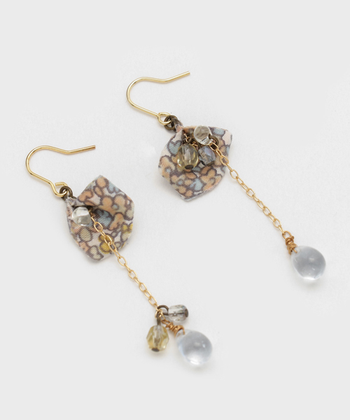 TONE SELECT GOODS(トーンセレクトグッズ)の「【ouka no mori】Petal ピアス(ピアス(両耳用)・レディース・その他4/その他1/その他2/その他3/その他5/ブルー/レッド/グリーン・FREE)」の7枚目の写真