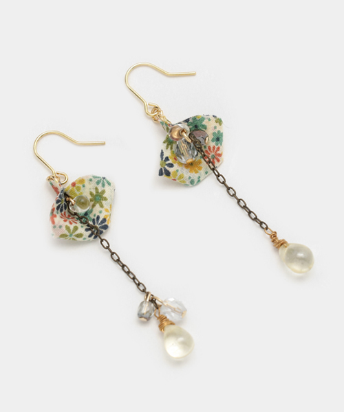 TONE SELECT GOODS(トーンセレクトグッズ)の「【ouka no mori】Petal ピアス(ピアス(両耳用)・レディース・その他4/その他1/その他2/その他3/その他5/ブルー/レッド/グリーン・FREE)」の8枚目の写真