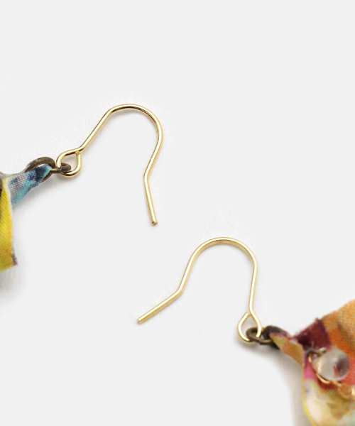 TONE SELECT GOODS(トーンセレクトグッズ)の「【ouka no mori】Petal ピアス(ピアス(両耳用)・レディース・その他4/その他1/その他2/その他3/その他5/ブルー/レッド/グリーン・FREE)」の13枚目の写真
