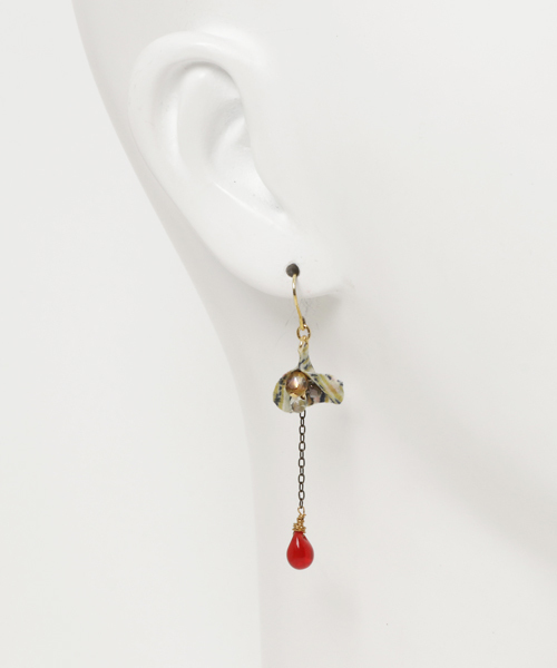 TONE SELECT GOODS(トーンセレクトグッズ)の「【ouka no mori】Petal ピアス(ピアス(両耳用)・レディース・その他4/その他1/その他2/その他3/その他5/ブルー/レッド/グリーン・FREE)」の14枚目の写真