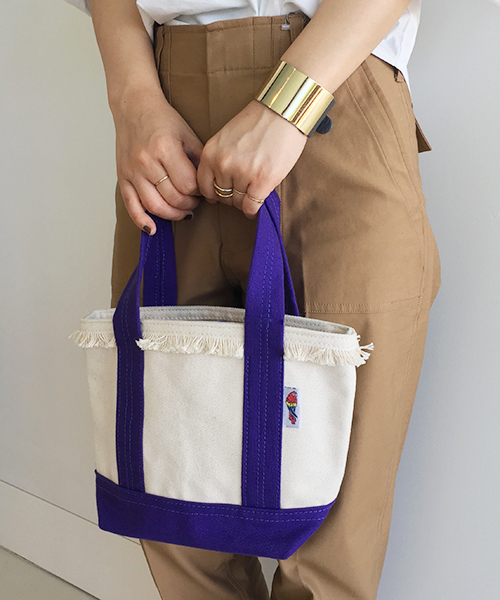 BEAMS LIGHTS(ビームスライツ)の「PARROTT CANVAS / フリンジ ミニトートバッグ(トートバッグ・レディース・レッド/ネイビー/サックスブルー/ピンク/パープル/オレンジ・ONE SIZE)」の4枚目の写真