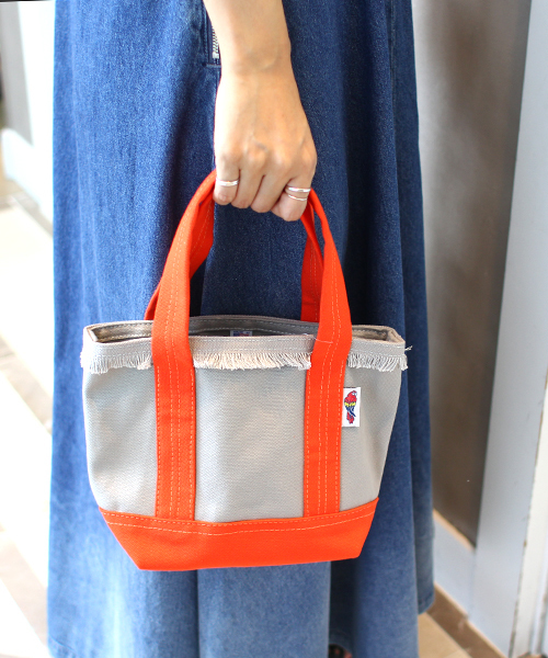 BEAMS LIGHTS(ビームスライツ)の「PARROTT CANVAS / フリンジ ミニトートバッグ(トートバッグ・レディース・レッド/ネイビー/サックスブルー/ピンク/パープル/オレンジ・ONE SIZE)」の6枚目の写真