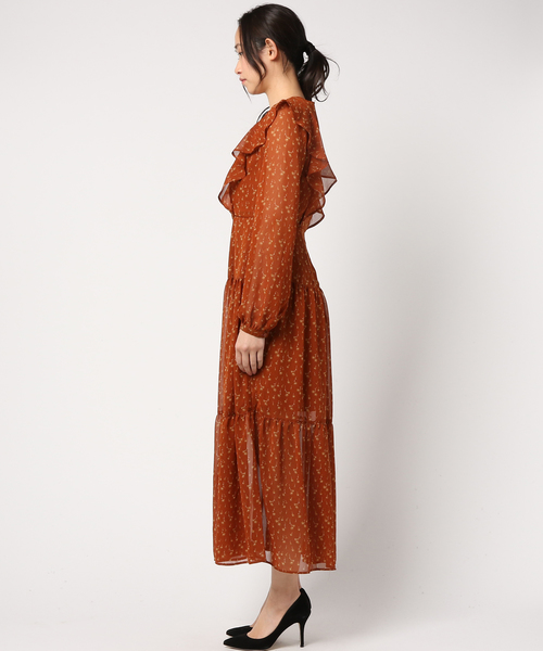 MOUSSY(マウジー)の「FLOWER RUFFLE SLEEVE DRESS(ワンピース・レディース・ブラック系その他/ホワイト系その他/レッド系その他・1/2)」の7枚目の写真