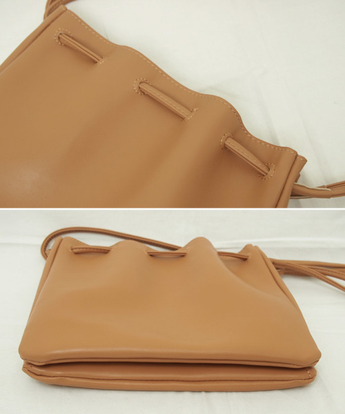 select MOCA（セレクトモカ）の「フェイクレザー巾着バッグ（ショルダーバッグ・レディース・ブラック/ベージュ/キャメル・FREE）」の19枚目の写真