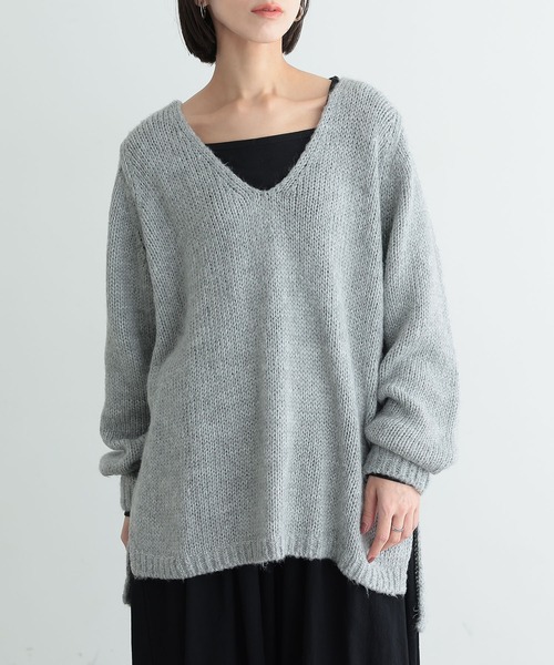 osharewalker(オシャレウォーカー)の「『ゆるふわVネックニット』(ニット/セーター・レディース・ネイビー/グレー/ボルドー/ブラック/ベージュ系その他・1/2)」の2枚目の写真