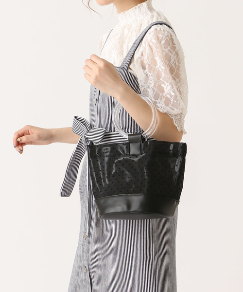 OLIVE des OLIVE（オリーブデオリーブ）の「プラハンドルドットミニトート（トートバッグ・レディース・ブラック/ピンクベージュ・FREE）」の4枚目の写真