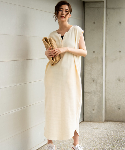 Aunt Marie's（アントマリーズ）の「AUNT MARIE'S ヘンリーネックハニカムワッフルノースリワンピース（ワンピース・レディース・ブラック/ブラウン/アイボリー・FREE）」の3枚目の写真