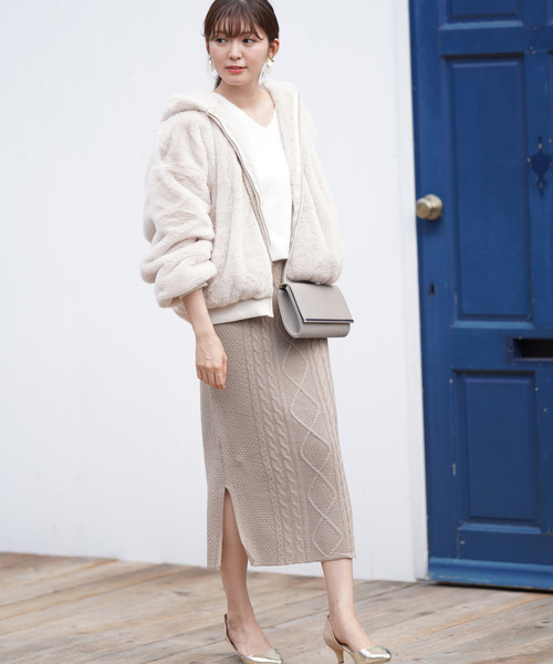 rps（アールピーエス）の「ケーブル編みタイトスカート（スカート・レディース・ベージュ/ネイビー/アイボリー・M）」の8枚目の写真