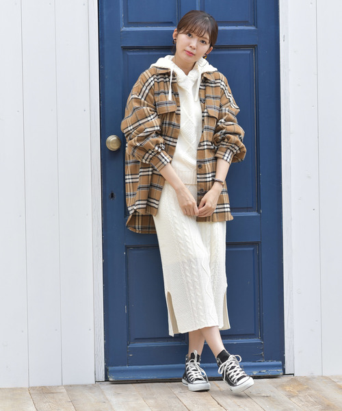 rps（アールピーエス）の「ケーブル編みタイトスカート（スカート・レディース・ベージュ/ネイビー/アイボリー・M）」の18枚目の写真