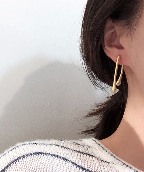LA VORAGINE(ラ ヴォラジネ)の「立体デザイン多層ジオメトリイヤーカフ風 ピアス(ピアス(両耳用)・レディース・G/H/A/B/C/D/E/F/J/I/O/Q/M/L/K/N/V/T/S/U/W/R/X/Y/P/Z/その他/その他2/その他3/その他4/その他7/その他8/その他6/その他5/その他9/その他1/その他12/その他10/その他11/その他13/その他14/その他15/その他18/その他17/その他16/その他19/その他23/その他20/その他22/その他21・FREE)」の7枚目の写真