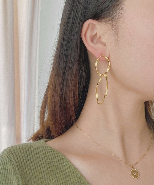 LA VORAGINE(ラ ヴォラジネ)の「立体デザイン多層ジオメトリイヤーカフ風 ピアス(ピアス(両耳用)・レディース・G/H/A/B/C/D/E/F/J/I/O/Q/M/L/K/N/V/T/S/U/W/R/X/Y/P/Z/その他/その他2/その他3/その他4/その他7/その他8/その他6/その他5/その他9/その他1/その他12/その他10/その他11/その他13/その他14/その他15/その他18/その他17/その他16/その他19/その他23/その他20/その他22/その他21・FREE)」の8枚目の写真
