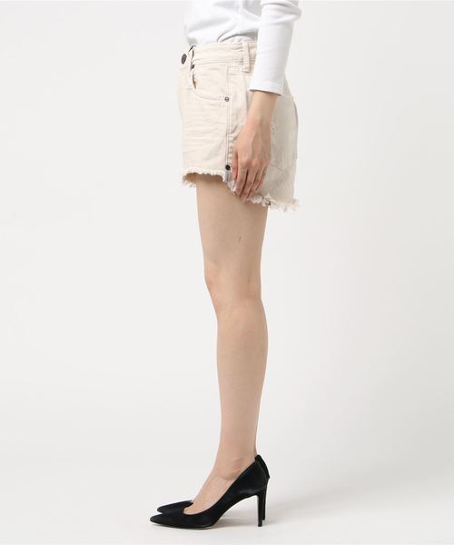 One Tea spoon（ワンティースプーン）の「ONETEASPOON OUTLAWS MID LENGTH DENIM SHORT22634 (ワンティースプーン アウトローズ ミッドレングス デニムショーツ)（デニムパンツ・レディース・アイボリー・26/24）」の10枚目の写真