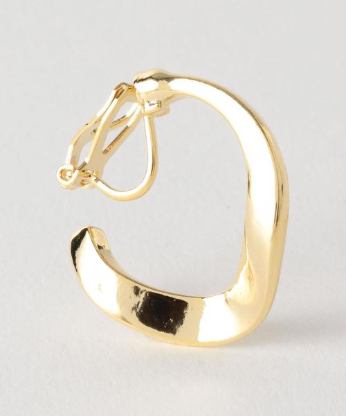 BEAUTY&YOUTH UNITED ARROWS（ビューティーアンドユースユナイテッドアローズ）の「BY ヒネリカーブイヤリング（イヤリング・レディース・シルバー/ゴールド・FREE）」の3枚目の写真