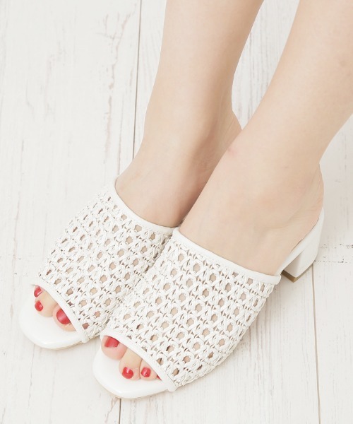 attagirl（アタガール）の「編み込みデザイン ミュール サンダル（サンダル・レディース・アイボリー/マスタード/ブラック・L/LL/M/S）」の2枚目の写真