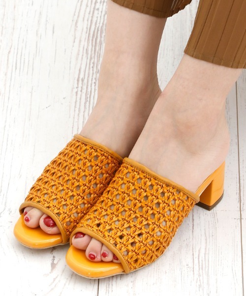 attagirl（アタガール）の「編み込みデザイン ミュール サンダル（サンダル・レディース・アイボリー/マスタード/ブラック・L/LL/M/S）」の3枚目の写真
