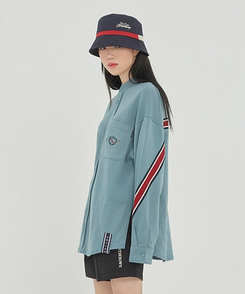 ROMANTIC CROWN(ロマンティッククラウン)の「『ROMANTIC CROWN』HENRY NECK BACK LINE SHIRT/ヘンリーネックバックラインシャツ(シャツ/ブラウス・レディース・ホワイト/ブルー/グレー・L/M)」の3枚目の写真