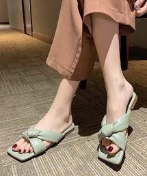 クロスリボンスクエアトゥフラットサンダル