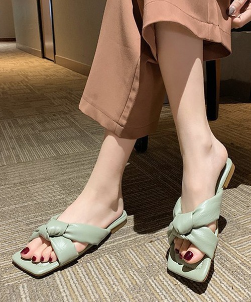 STYLEBLOCK(スタイルブロック)の「クロスリボンスクエアトゥフラットサンダル(サンダル・レディース・ブラック/グリーン/ホワイト/カーキ・38/39/37/40/36)」の4枚目の写真