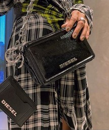 DIESEL | レディース メタリックレザー ミニクロスボディバッグ(ショルダーバッグ)