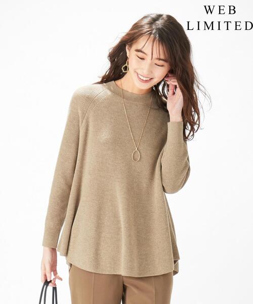 J.PRESS(ジェイプレス)の「【WEB限定】洗えるSEMI WORSTED ポンチョ風 ニット(ニット/セーター・レディース・ベージュ系/ライトグレー系/アイボリー系/グリーン系・T13/T15)」の3枚目の写真