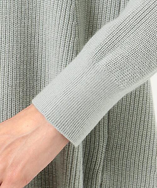 J.PRESS(ジェイプレス)の「【WEB限定】洗えるSEMI WORSTED ポンチョ風 ニット(ニット/セーター・レディース・ベージュ系/ライトグレー系/アイボリー系/グリーン系・T13/T15)」の12枚目の写真