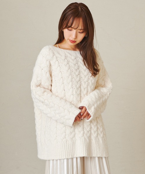 one after another NICE CLAUP（ワンアフターアナザーナイスクラップ）の「フェザーモール前後２Wayニット（ニット/セーター・レディース・ベージュ/サックスブルー/アイボリー/モカ・FREE）」の5枚目の写真