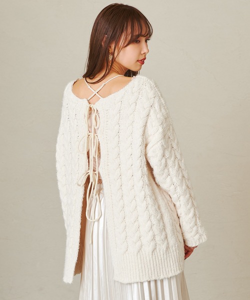 one after another NICE CLAUP（ワンアフターアナザーナイスクラップ）の「フェザーモール前後２Wayニット（ニット/セーター・レディース・ベージュ/サックスブルー/アイボリー/モカ・FREE）」の9枚目の写真