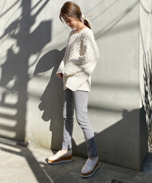 one after another NICE CLAUP（ワンアフターアナザーナイスクラップ）の「フェザーモール前後２Wayニット（ニット/セーター・レディース・ベージュ/サックスブルー/アイボリー/モカ・FREE）」の22枚目の写真