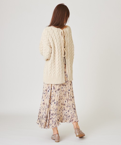 one after another NICE CLAUP（ワンアフターアナザーナイスクラップ）の「フェザーモール前後２Wayニット（ニット/セーター・レディース・ベージュ/サックスブルー/アイボリー/モカ・FREE）」の20枚目の写真