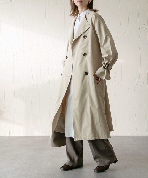 Chillfar(チルファー)の「ノーカラービッグトレンチコート(トレンチコート・レディース・ピンク/ブルー/グレイッシュベージュ/ベージュ/サンドベージュ・LARGE/MEDIUM)」の2枚目の写真