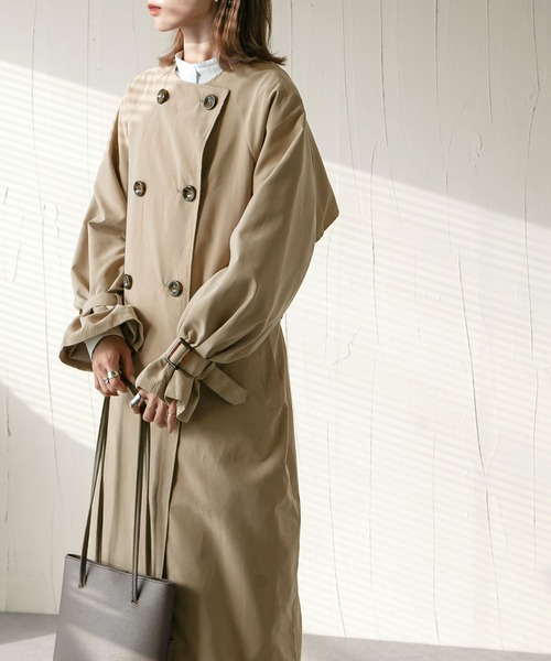 Chillfar(チルファー)の「ノーカラービッグトレンチコート(トレンチコート・レディース・ピンク/ブルー/グレイッシュベージュ/ベージュ/サンドベージュ・LARGE/MEDIUM)」の19枚目の写真