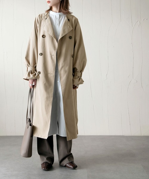 Chillfar(チルファー)の「ノーカラービッグトレンチコート(トレンチコート・レディース・ピンク/ブルー/グレイッシュベージュ/ベージュ/サンドベージュ・LARGE/MEDIUM)」の14枚目の写真