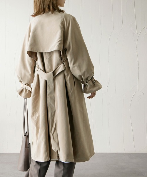 Chillfar(チルファー)の「ノーカラービッグトレンチコート(トレンチコート・レディース・ピンク/ブルー/グレイッシュベージュ/ベージュ/サンドベージュ・LARGE/MEDIUM)」の17枚目の写真